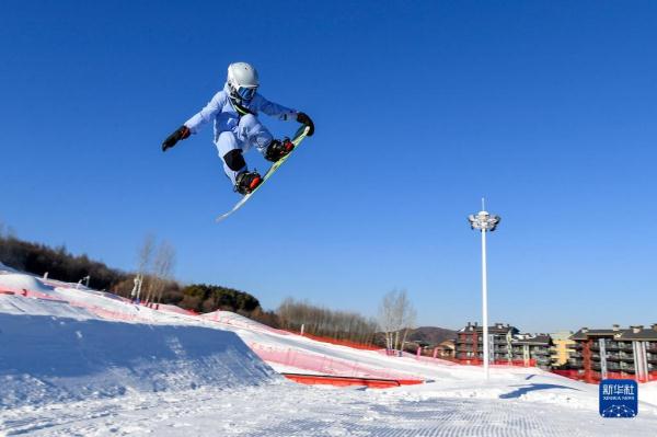 飞翔吧,滑雪少年 飞翔吧,滑雪少年