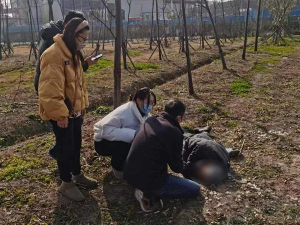 耄耊老人迷途走失,警方开展地毯式搜寻终获救 耄耊老人迷途走失,警方开展地毯式搜寻终获救