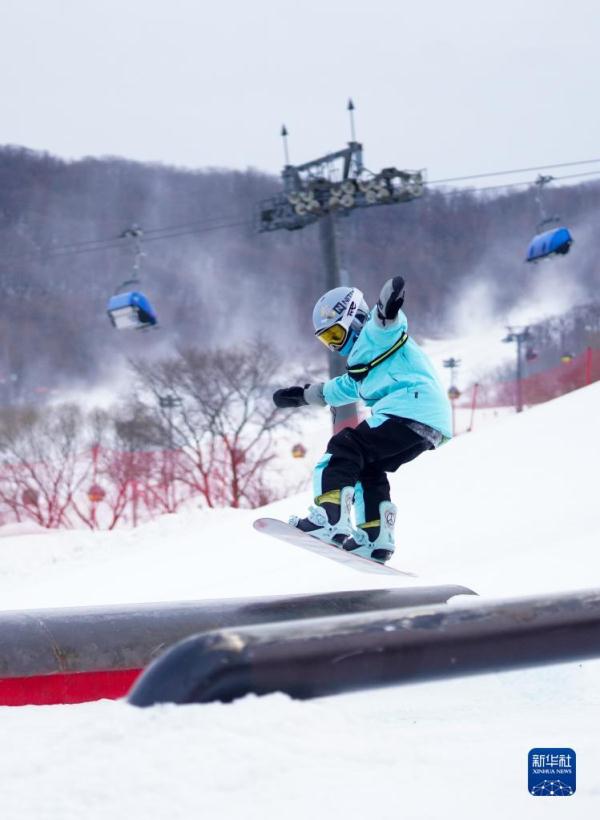 飞翔吧,滑雪少年 飞翔吧,滑雪少年
