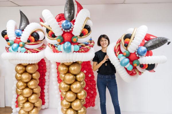 马来西亚：气球舞狮搭配 带来别样年味
