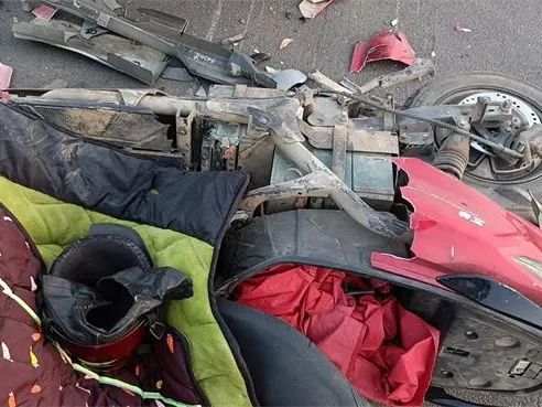 漯河：跟车太近，三车追尾！