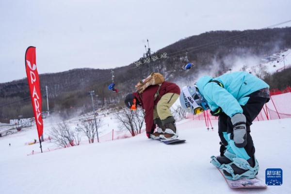 飞翔吧,滑雪少年 飞翔吧,滑雪少年