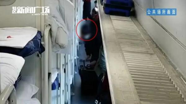 在开往厦门的列车上睡了一觉，行李竟不见了？！民警提醒……