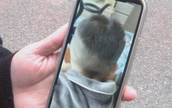 理发师说孩子“脑壳有问题”！妈妈气炸了：我就要一个道歉