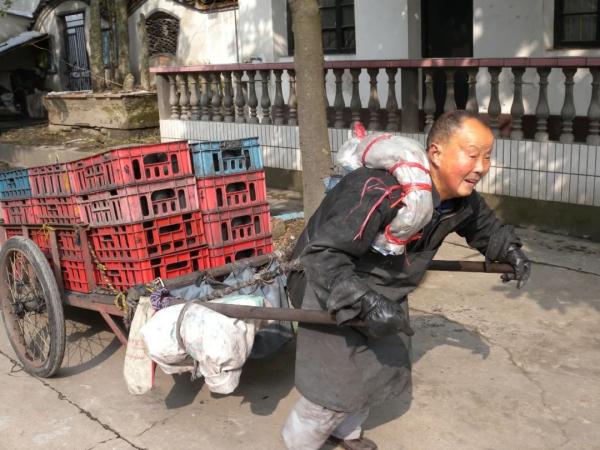 拉煤攒下11000元捐给汶川，“爷爷被天使邀请到天堂常住了”
