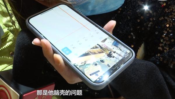 理发师说孩子“脑壳有问题”！妈妈气炸了：我就要一个道歉