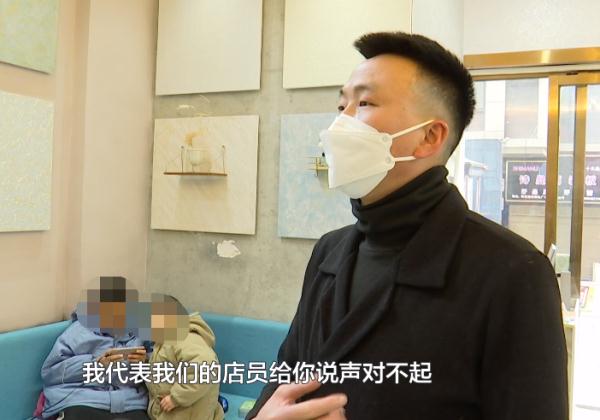 理发师说孩子“脑壳有问题”！妈妈气炸了：我就要一个道歉