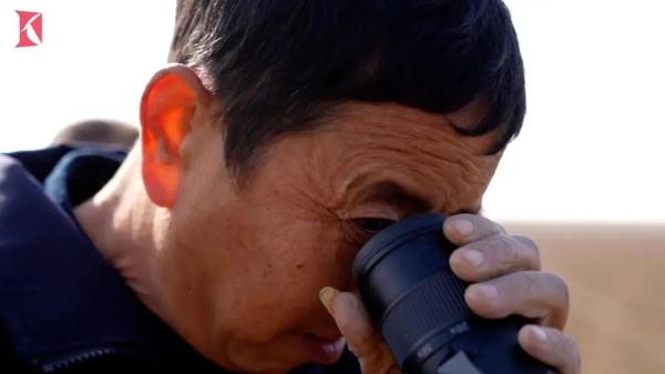 鄱阳湖畔的“护鸟夫妻” 鄱阳湖畔的“护鸟夫妻”