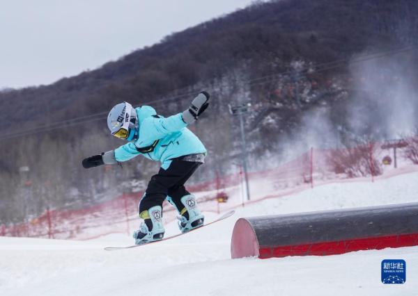 飞翔吧,滑雪少年 飞翔吧,滑雪少年