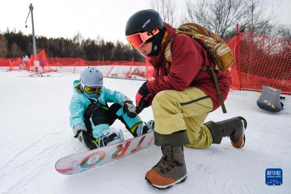 飞翔吧,滑雪少年 飞翔吧,滑雪少年