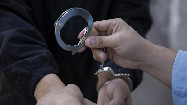 三亚警方通报有人打砸群众车辆:两人涉嫌寻衅滋事被行政拘留 三亚警方通报有人打砸群众车辆:两人涉嫌寻衅滋事被行政拘留