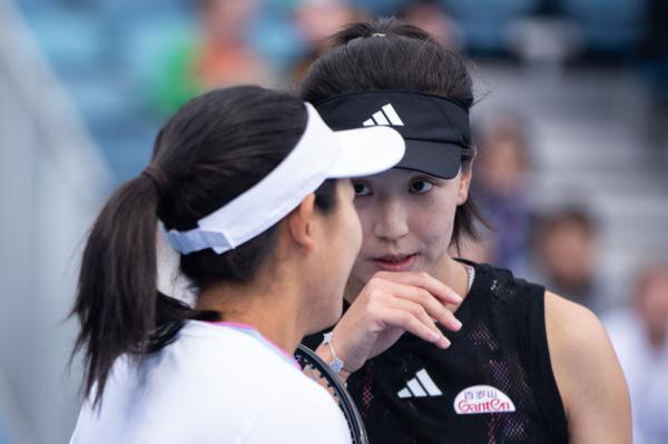 澳网:王欣瑜/内岛萌夏晋级女双第二轮 澳网:王欣瑜/内岛萌夏晋级女双第二轮