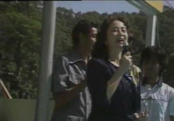 从电影演员到央视春晚主持人，她最难忘的是那场婚礼……