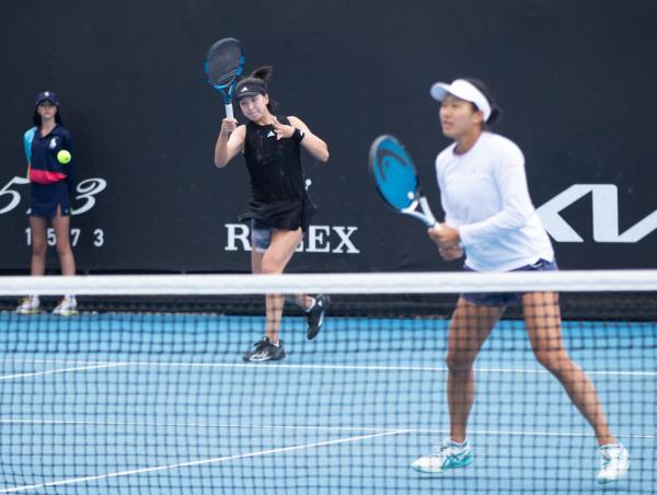 澳网:王欣瑜/内岛萌夏晋级女双第二轮 澳网:王欣瑜/内岛萌夏晋级女双第二轮