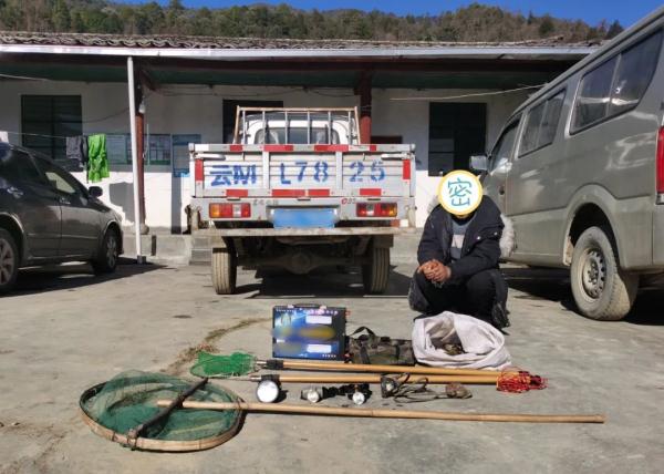 撒下渔网掉进“法网”，5人非法捕鱼被抓！