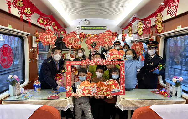 在团圆的期盼中，踏上幸福回家路