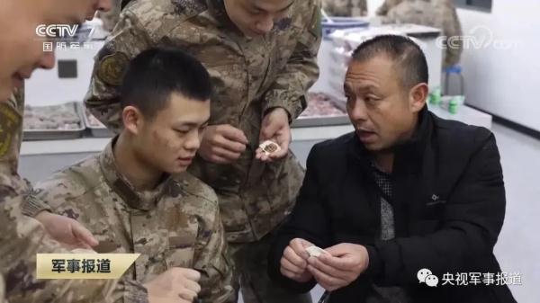 致敬英雄父母！这个春节他们和“孩子”在一起