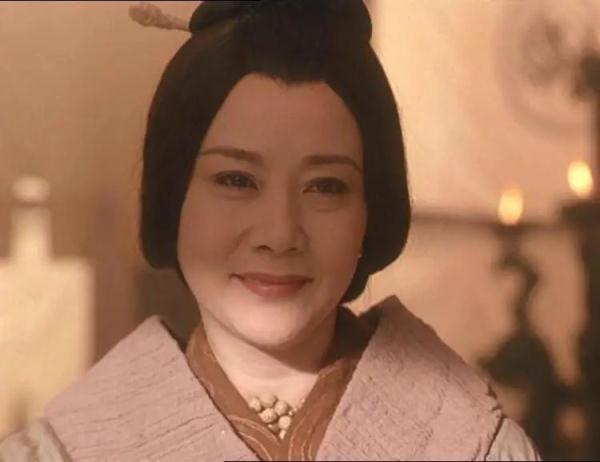 从电影演员到央视春晚主持人，她最难忘的是那场婚礼……