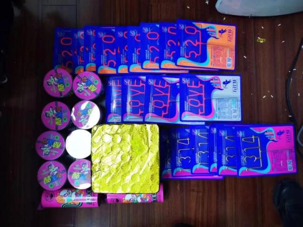 上海青浦警方查处两起非法销售烟花爆竹案