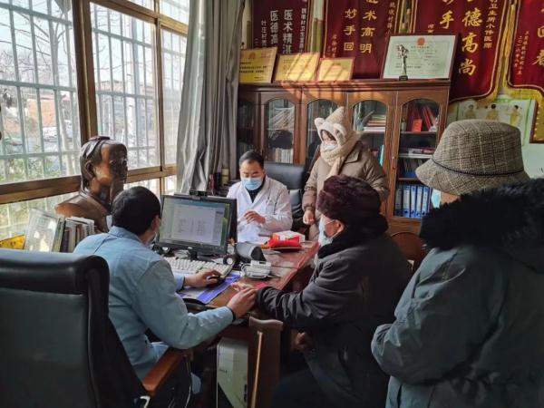 坚守乡村22年!他是村民家门口的“医靠” 坚守乡村22年!他是村民家门口的“医靠”