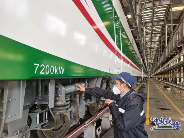 新型CR200J复兴号又上新,这次是“高原版” 新型CR200J复兴号又上新,这次是“高原版”