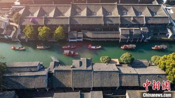 浙江乌镇推“水上年市” 在水乡感受年味 浙江乌镇推“水上年市” 在水乡感受年味