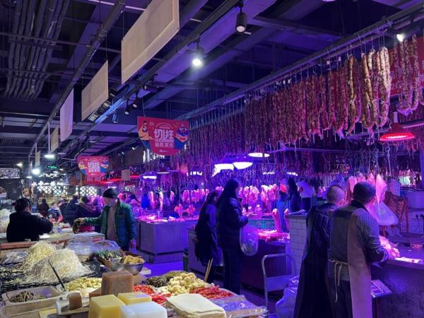 成都益民菜市：托稳春节期间市民“菜篮子”