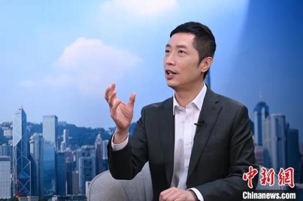 从“最帅康熙”到香港公职人员,马浚伟和我们聊了聊 从“最帅康熙”到香港公职人员,马浚伟和我们聊了聊