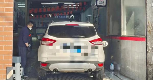 “昨晚洗到凌晨3点”,有的价格翻3倍 “昨晚洗到凌晨3点”,有的价格翻3倍