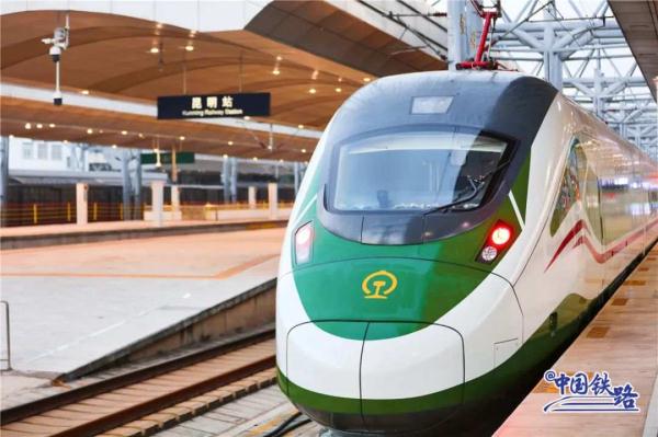 新型CR200J复兴号又上新,这次是“高原版” 新型CR200J复兴号又上新,这次是“高原版”