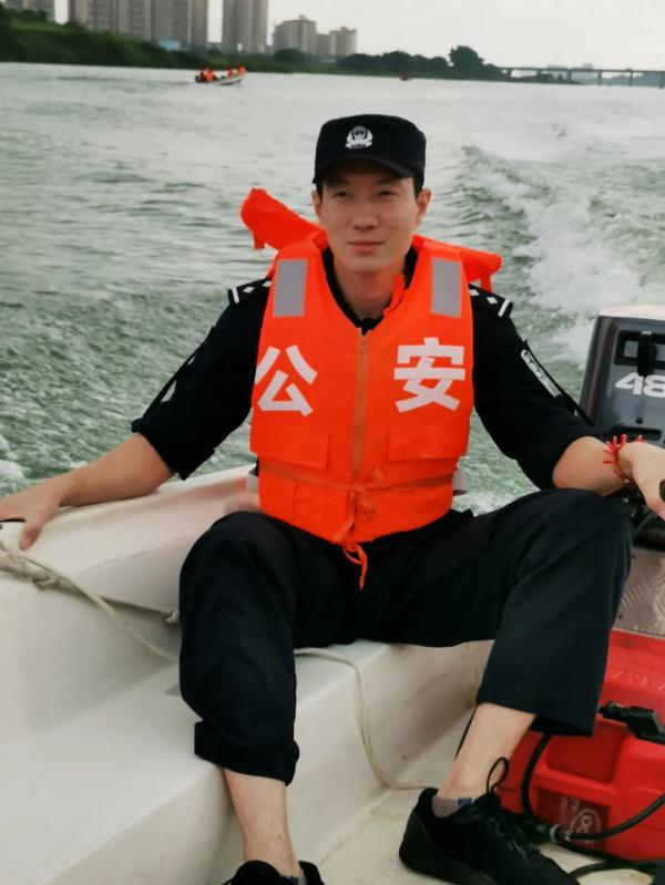 特招入警7年后,他荣立个人一等功! 特招入警7年后,他荣立个人一等功!