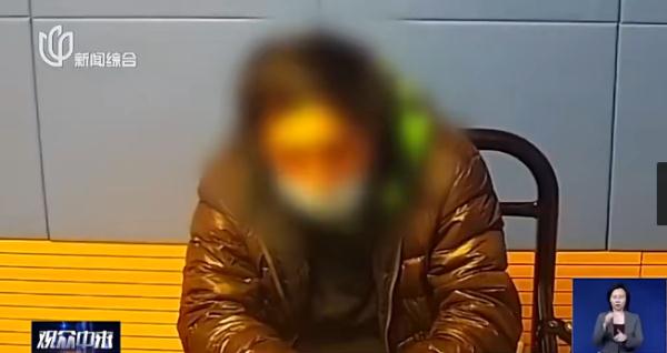 上海三甲医院门口,患者家属竟做出这种事!民警怒斥:你有没有良心啊? 上海三甲医院门口,患者家属竟做出这种事!民警怒斥:你有没有良心啊?