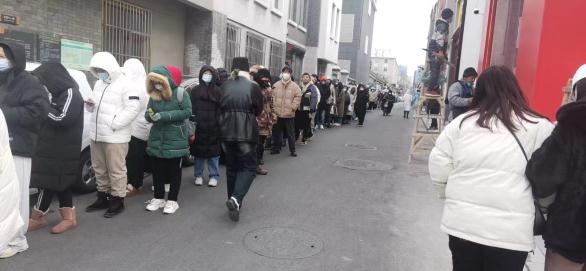 网红点心遭抢购，“黄牛”加价倒卖“刑”吗？