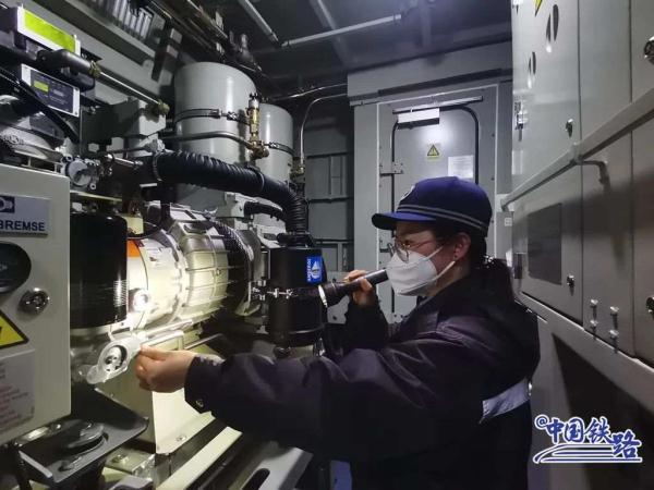 新型CR200J复兴号又上新,这次是“高原版” 新型CR200J复兴号又上新,这次是“高原版”