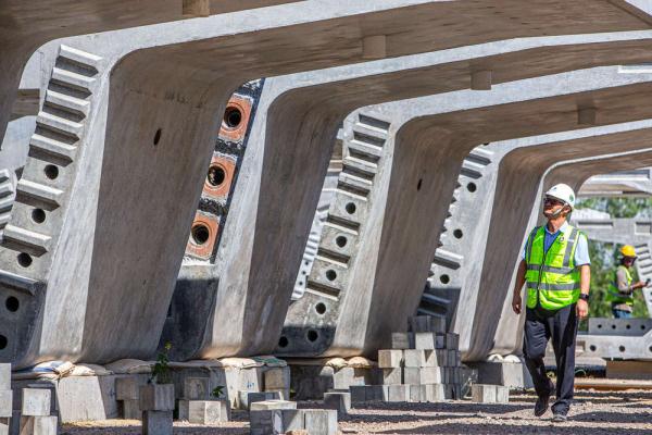 中泰铁路建设者：坚守岗位迎新春