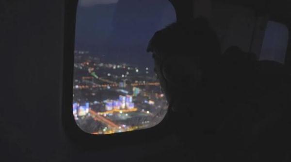 昆仑山下,“战鹰”与雪山绝美同框 昆仑山下,“战鹰”与雪山绝美同框