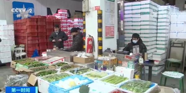 火爆!一天大卖1000多箱!它,成了市场里的“香饽饽”!你买的年货里有它吗? 火爆!一天大卖1000多箱!它,成了市场里的“香饽饽”!你买的年货里有它吗?