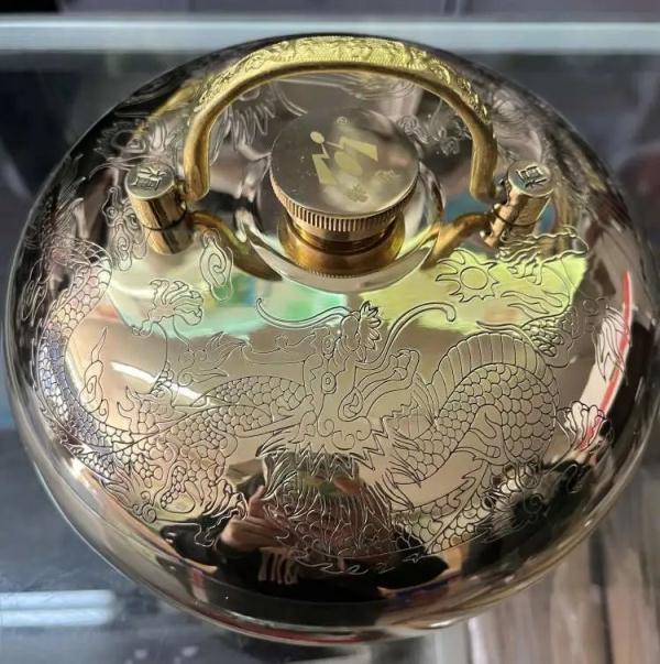 “这就是最大牌”！上海阿姨爷叔扎堆去这里扫货：很多东西只有这里有