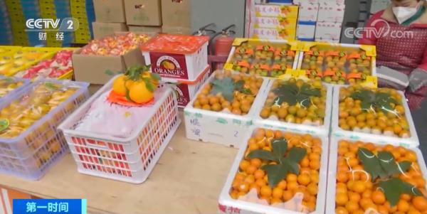 火爆!一天大卖1000多箱!它,成了市场里的“香饽饽”!你买的年货里有它吗? 火爆!一天大卖1000多箱!它,成了市场里的“香饽饽”!你买的年货里有它吗?