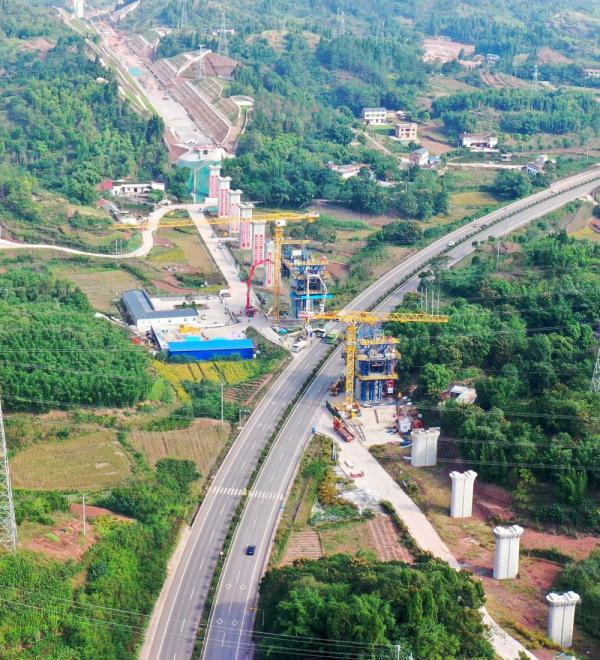 四川高县：通高速建高铁 &nbsp;铺就高质量发展新路