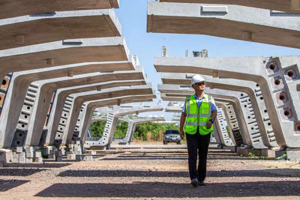 中泰铁路建设者：坚守岗位迎新春