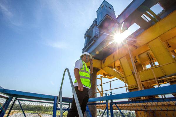 中泰铁路建设者：坚守岗位迎新春