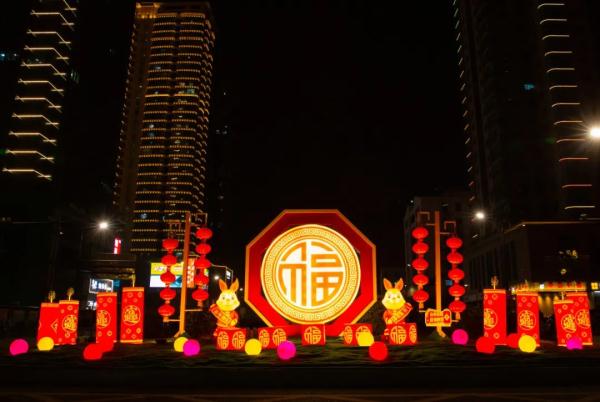 迎新春！郑州二七纪念塔将响起跨年钟声，最佳观赏彩灯路线出炉→