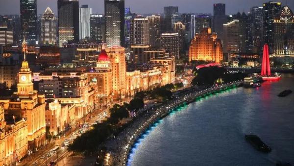 氛围感拉满!上海人最近很忙:排队赏花灯、买老字号年货…有人选择在500多米高空过年→ 氛围感拉满!上海人最近很忙:排队赏花灯、买老字号年货…有人选择在500多米高空过年→