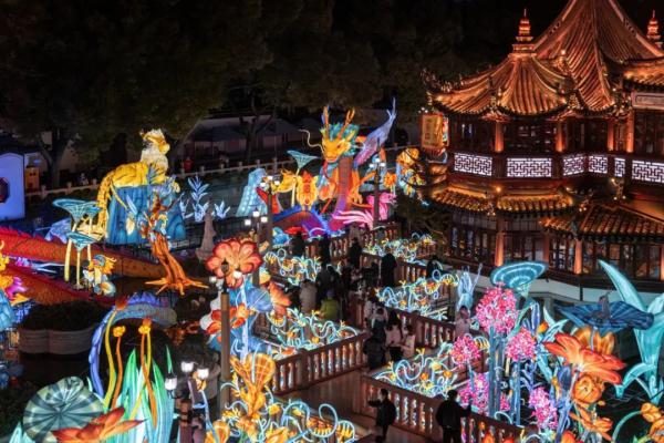 赏灯会、品建筑、遇萌兔……兔年春节如何打开?看年味商业“卷”起来! 赏灯会、品建筑、遇萌兔……兔年春节如何打开?看年味商业“卷”起来!