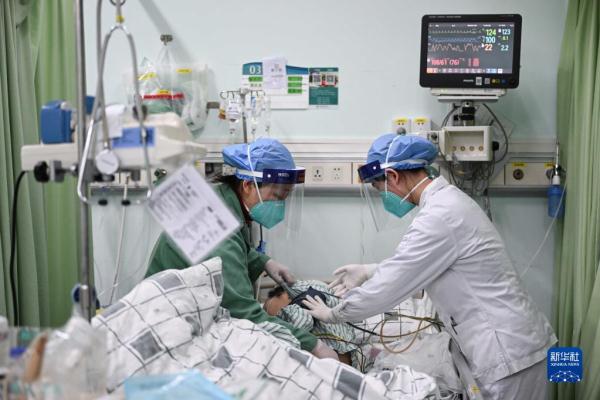 急诊室的除夕夜