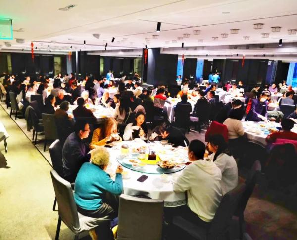 坐埋,捞起!广府年夜饭上桌了! 坐埋,捞起!广府年夜饭上桌了!