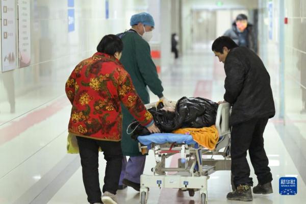 急诊室的除夕夜