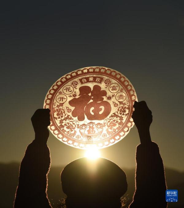 镜头里的中国年：兔年第一天的中国