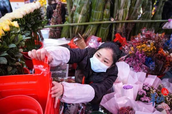 时隔两年，我们重回西湖路开花档